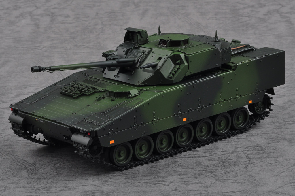 thumbnail image 2 of Hobbyboss 1/35 Scale Swedish CV90-35 IFV Plastic Model Kit #83823 (Unassembled/Unpainted) 2 of 5