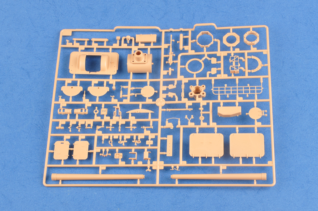 GCT 155mm AU-F1 SPH Based on T-72 83835-1:35-HobbyBoss