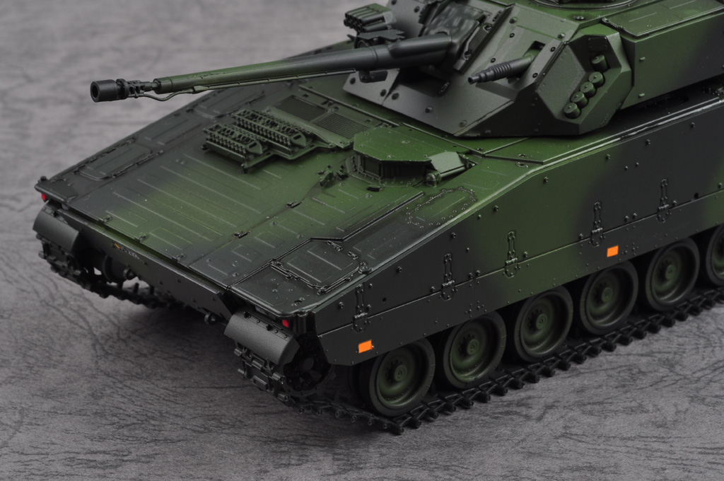 Hobbyboss 1/35 Scale Swedish CV90-35 IFV Plastic Model Kit #83823 (Unassembled/Unpainted)